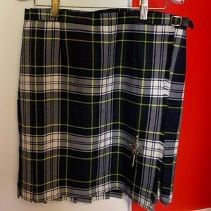Women’s Dress Gordon Kilt with Pin